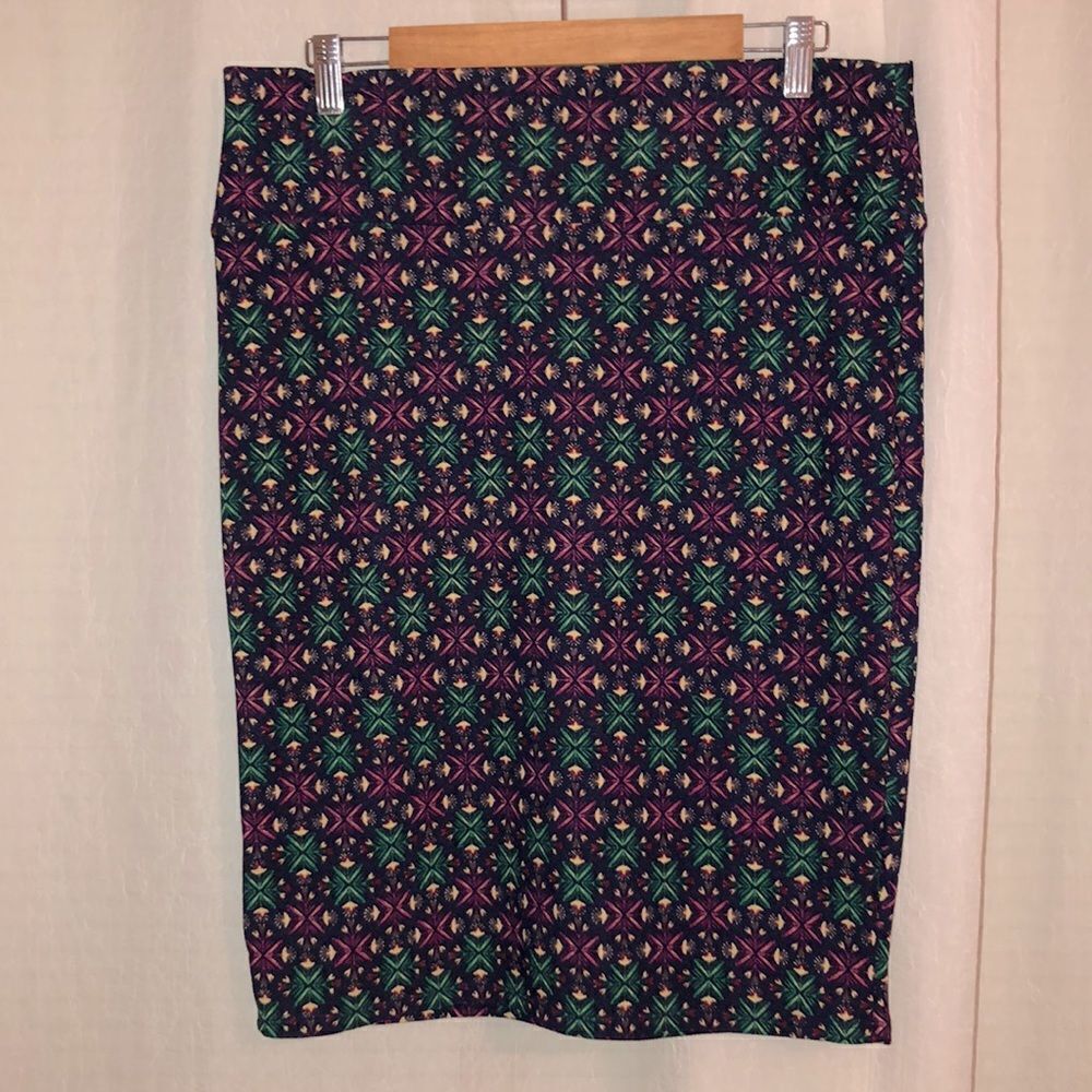 LuLaRoe XL Black Green Fuchsia Yellow Brown Stretch Cassie Pencil Skirt